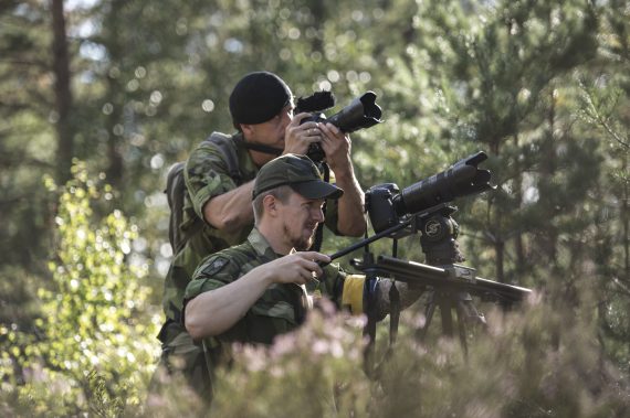 Combat Camera arbetar både enskilt och i stridspar när de är ute på jobb.