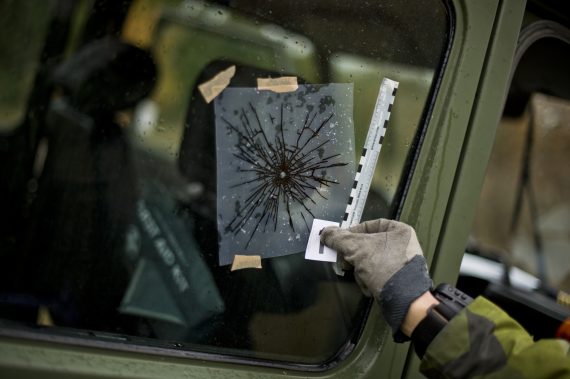 Spårmarkering och skalor är A och O i en noggrann utredning. Foto: Jimmy Croona