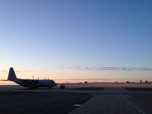 Tidig morgon -Karlsborgs flygplats strax innan start.