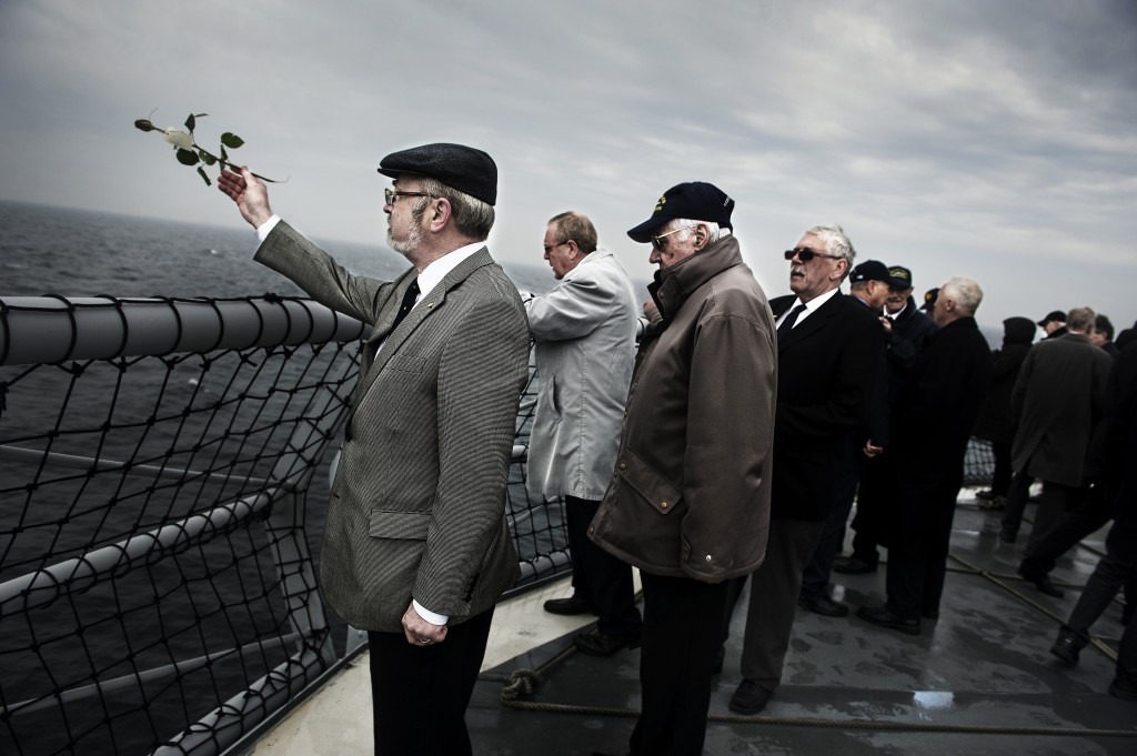 Försvarsmaktens minnesceremoni 2013 vid förlisningsplatsen  för HMS Ulven. Foto: Johan Lundal/Combat Camera