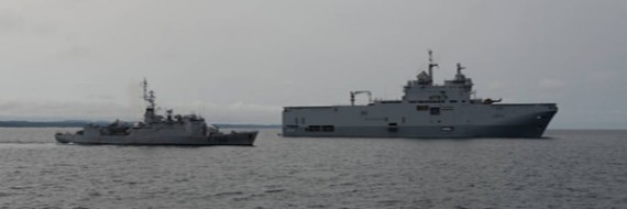 Fregatt och amfibiefartyget Mistral