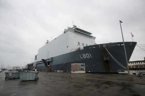 HNLMS Johan de Witt är ett amfibiestridsstödfartyg och sjötsattes 2008. Foto: Mats Nyström/Försvarsmakten