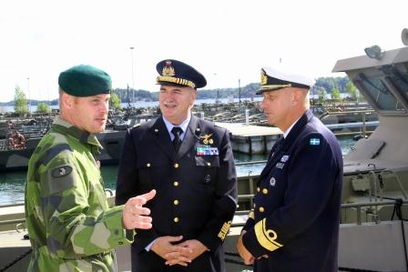 Övlt Åkermark general Mirco Zuliani och marinchefen amiral Jan Thörnqvist